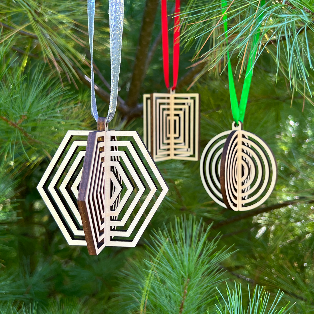 Metria Ornament Set